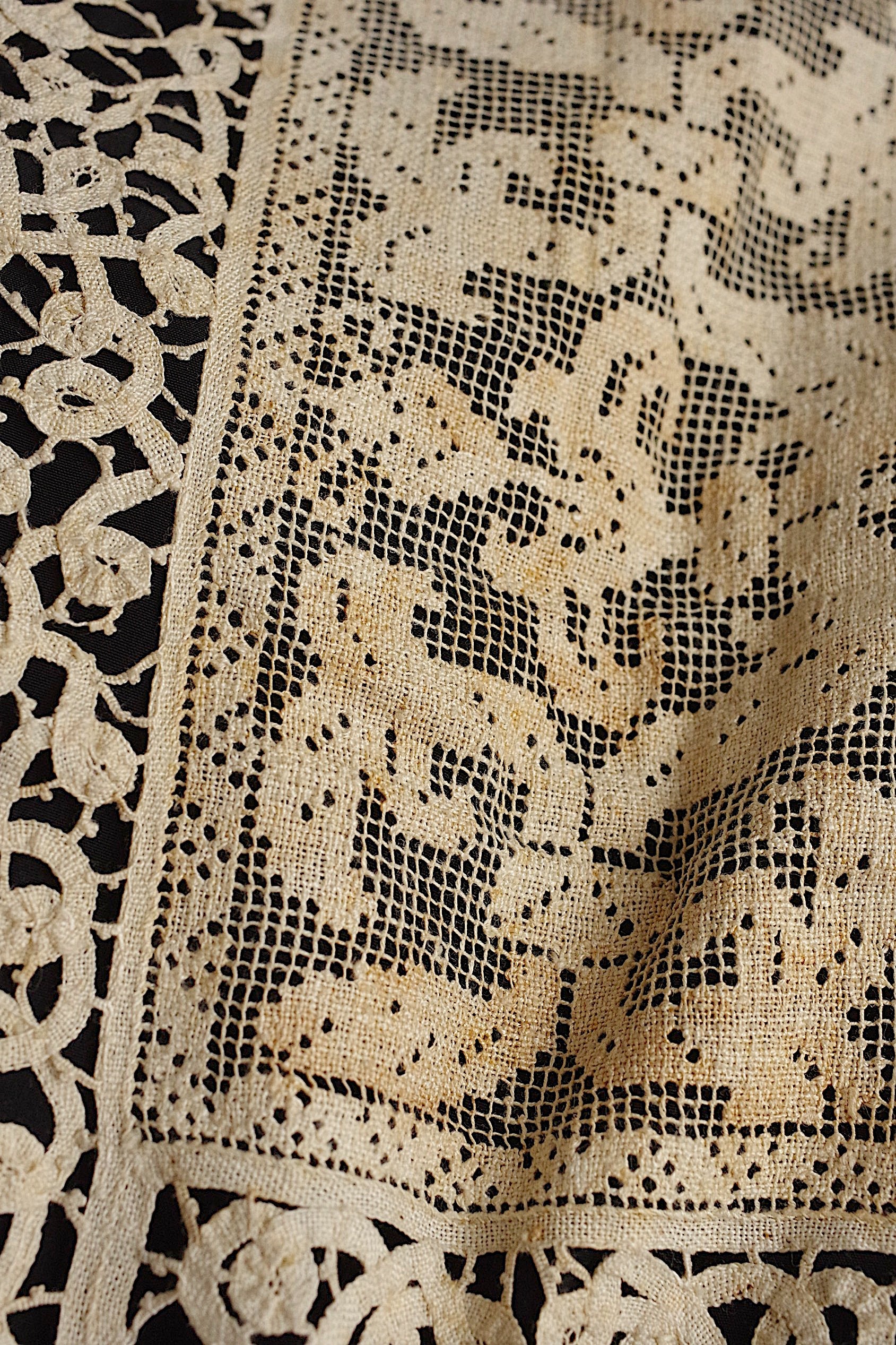 アンティークレースクロス　antique linge de maison