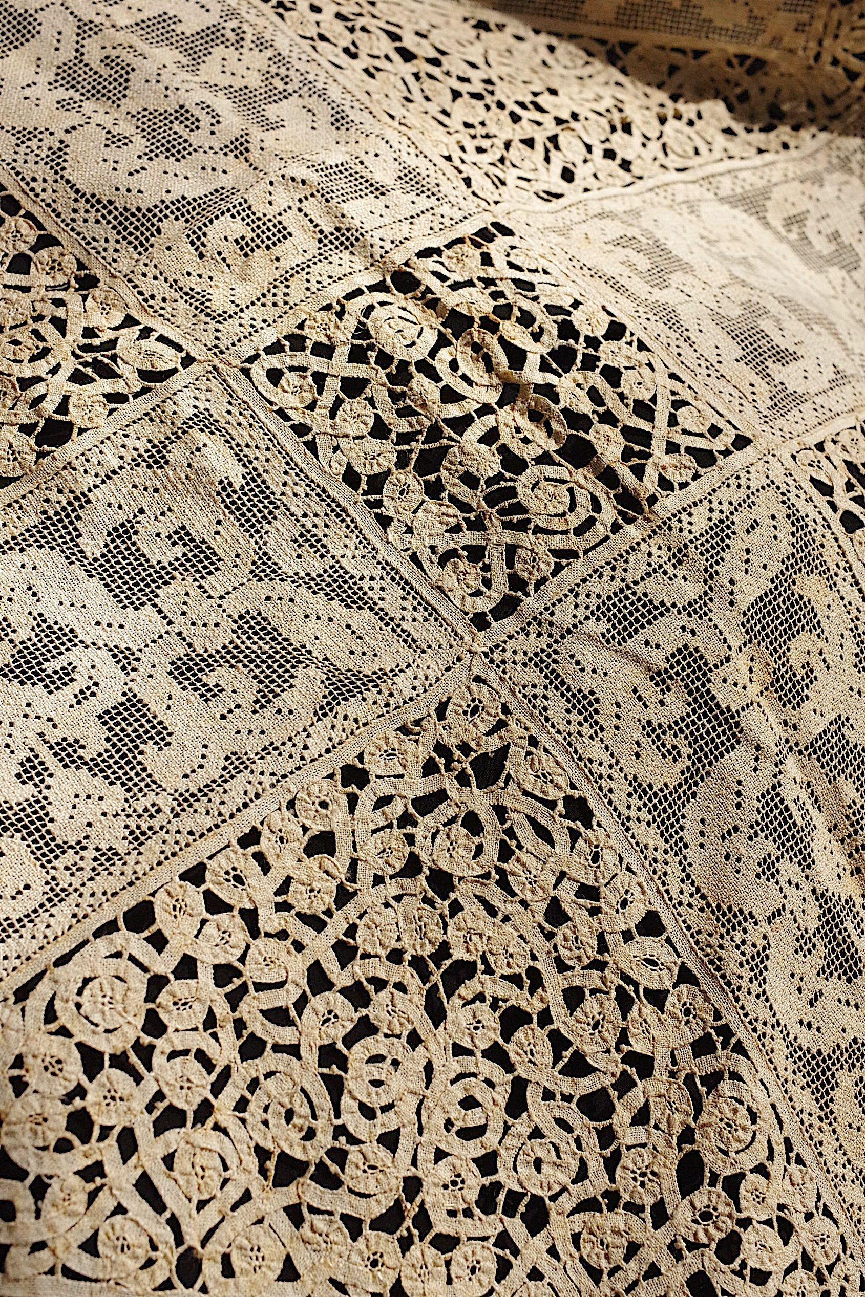 アンティークレースクロス　antique linge de maison