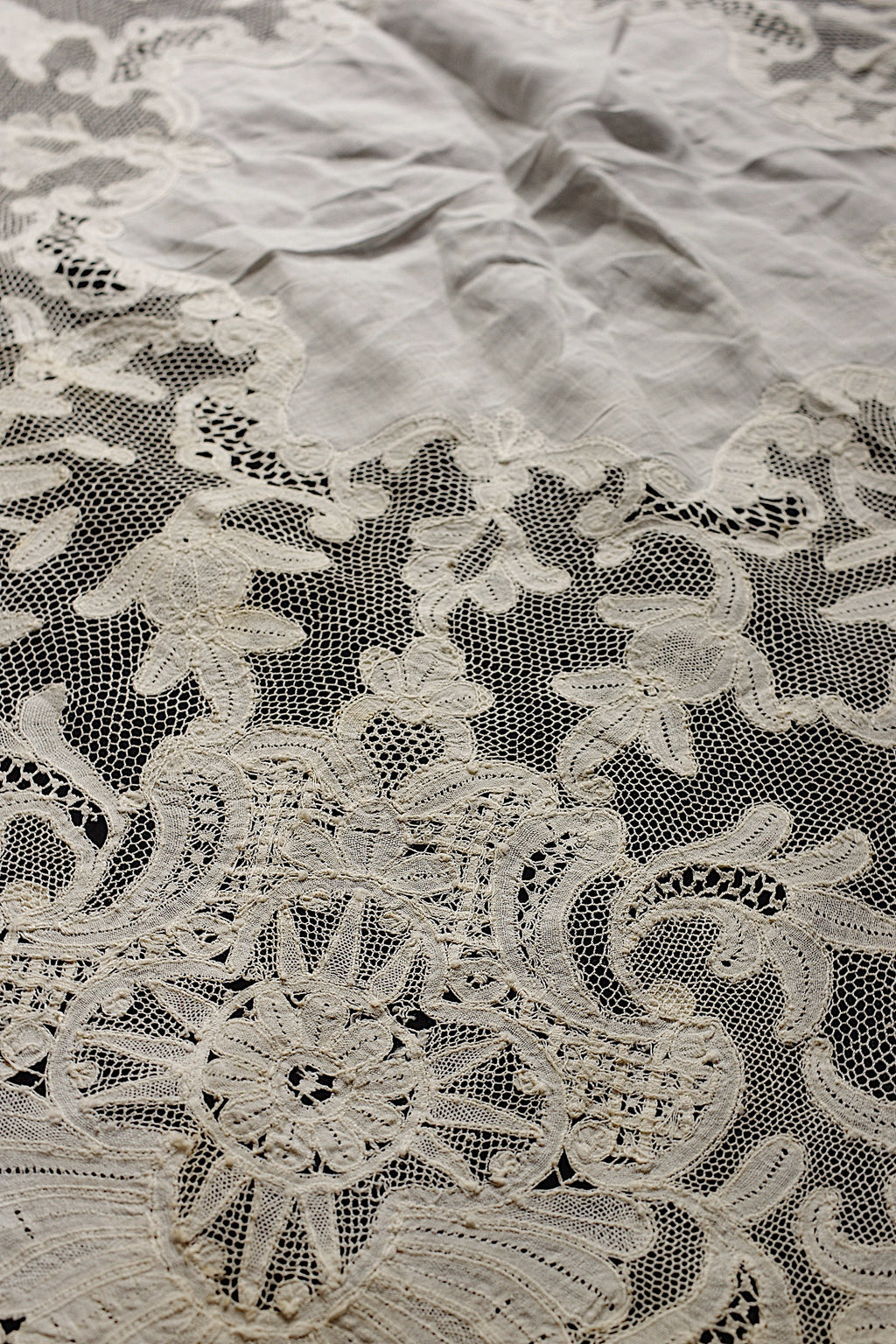 アンティークレースクロス　antique linge de maison ⚪︎