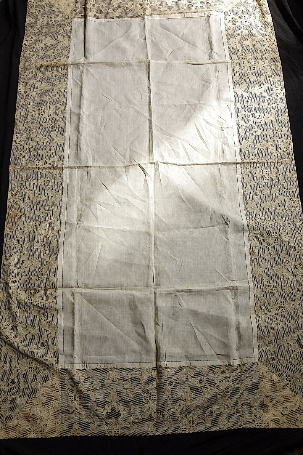 Antique lace tablecloth antique household linen