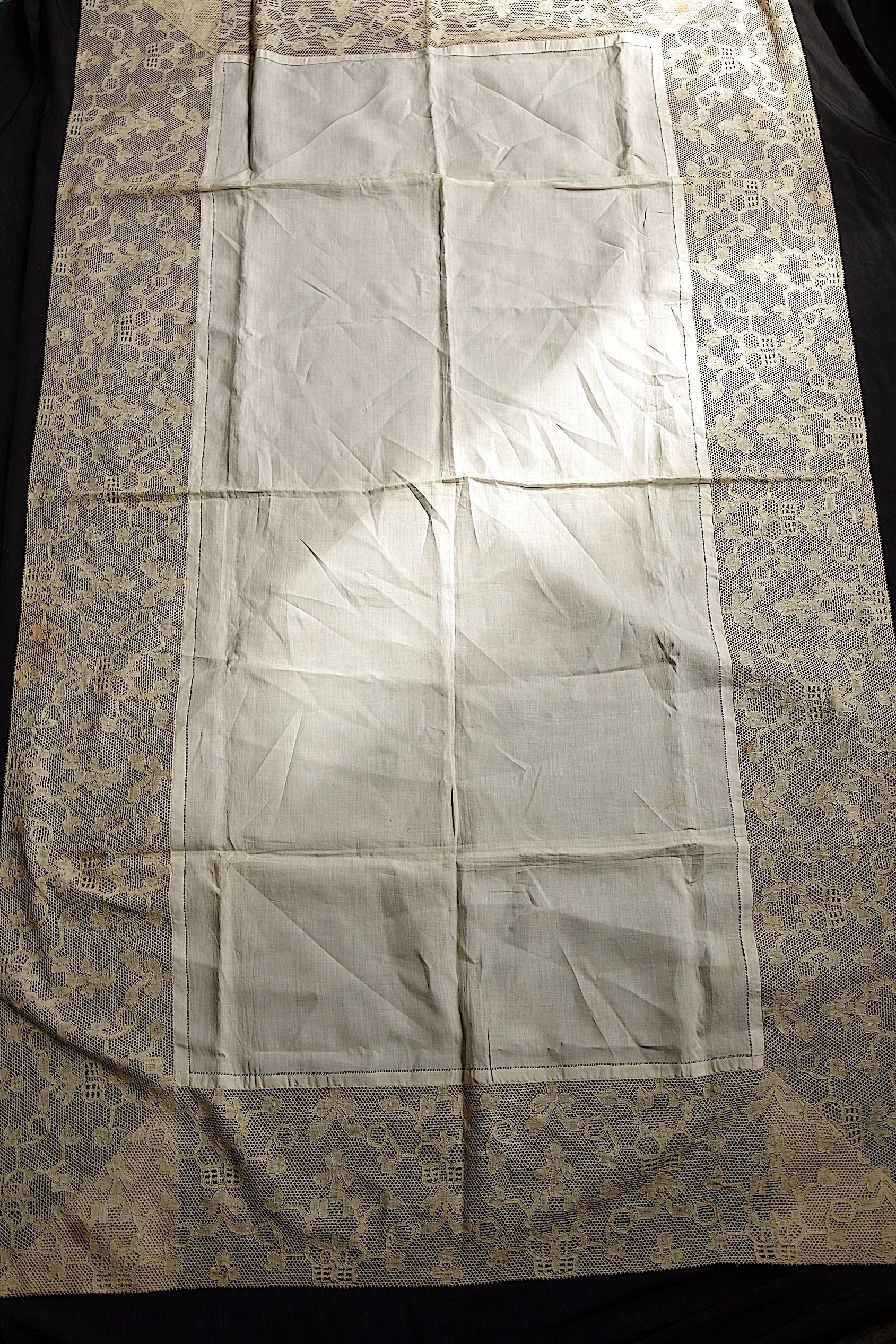 Antique lace tablecloth antique household linen
