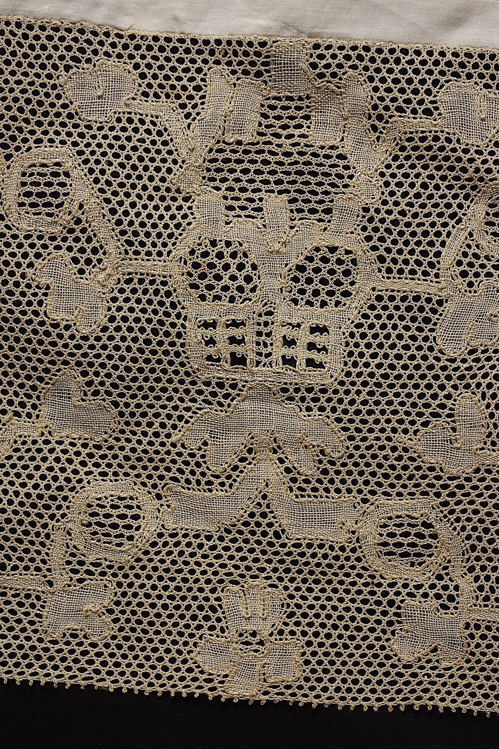 Antique lace tablecloth antique household linen