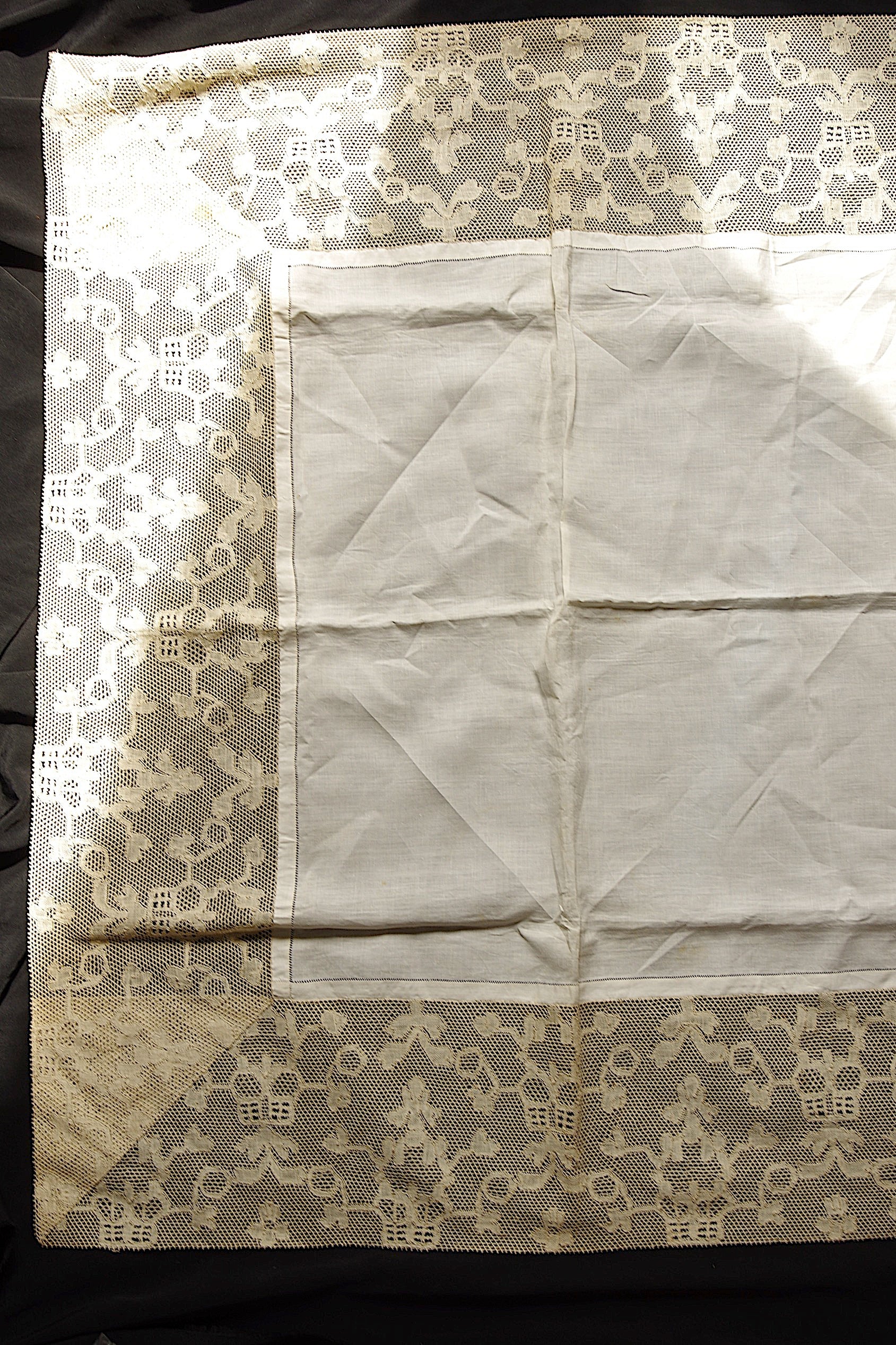 Antique lace tablecloth antique household linen