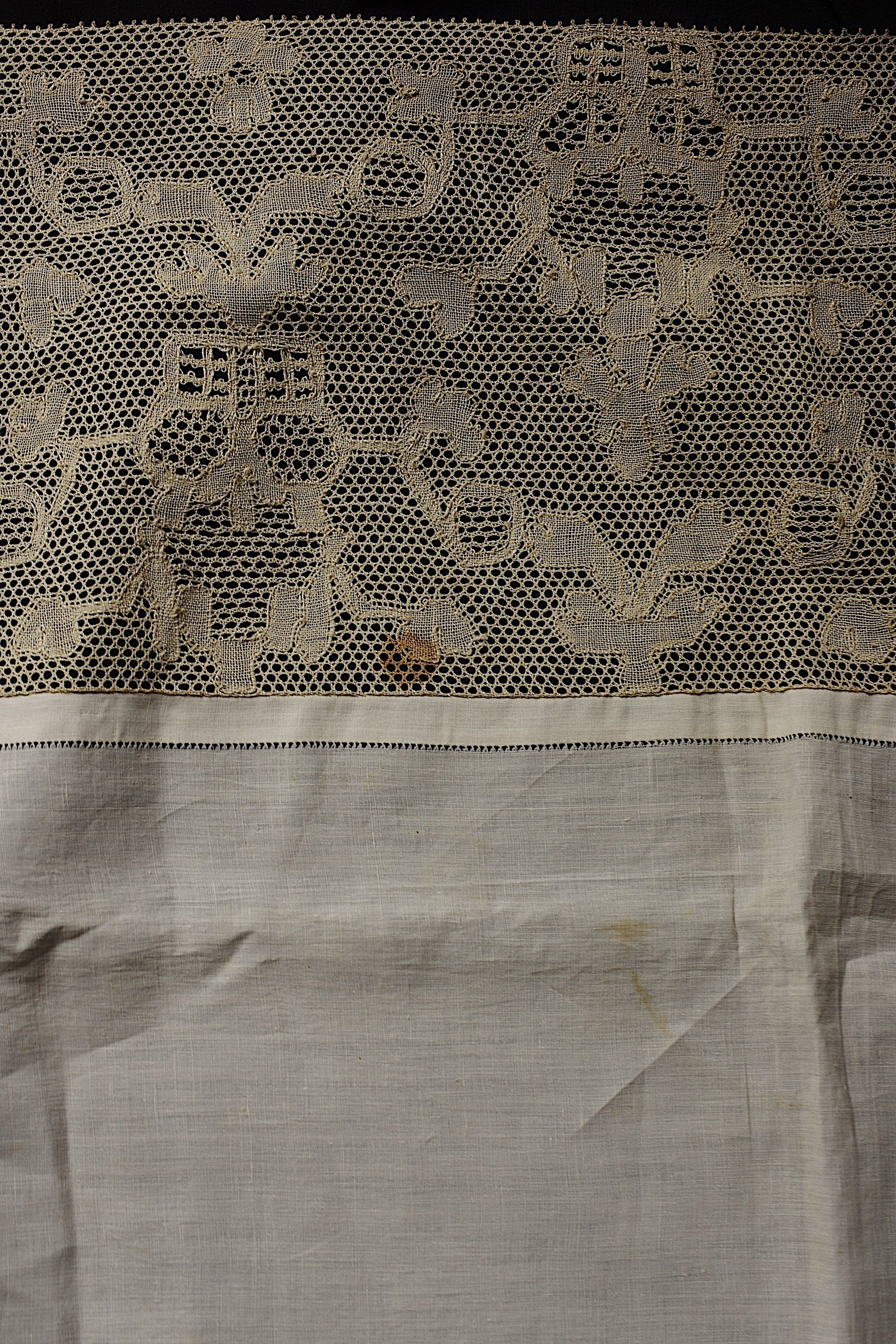 Antique lace tablecloth antique household linen
