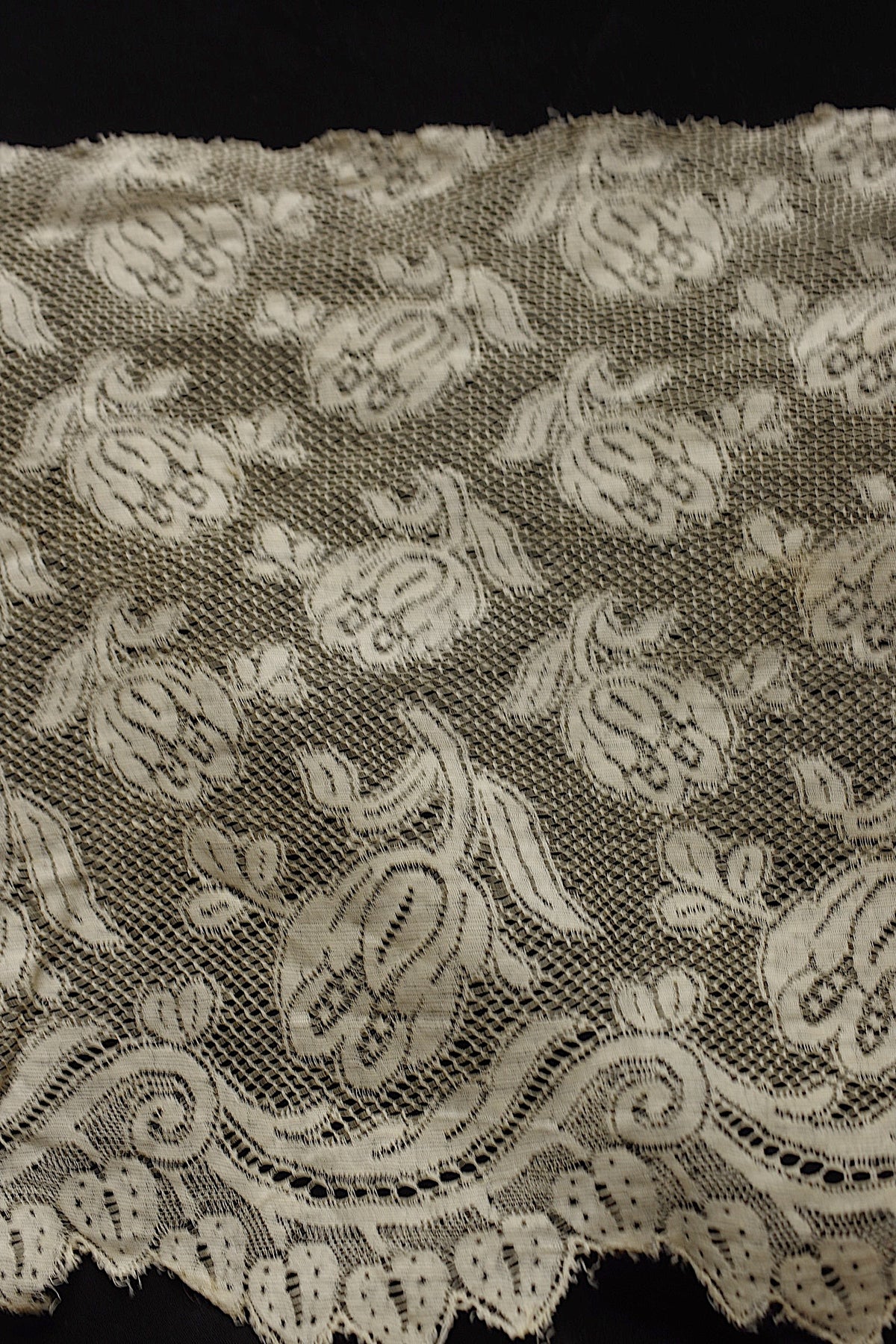 Antique lace, dentelle ancienne, lace scrap