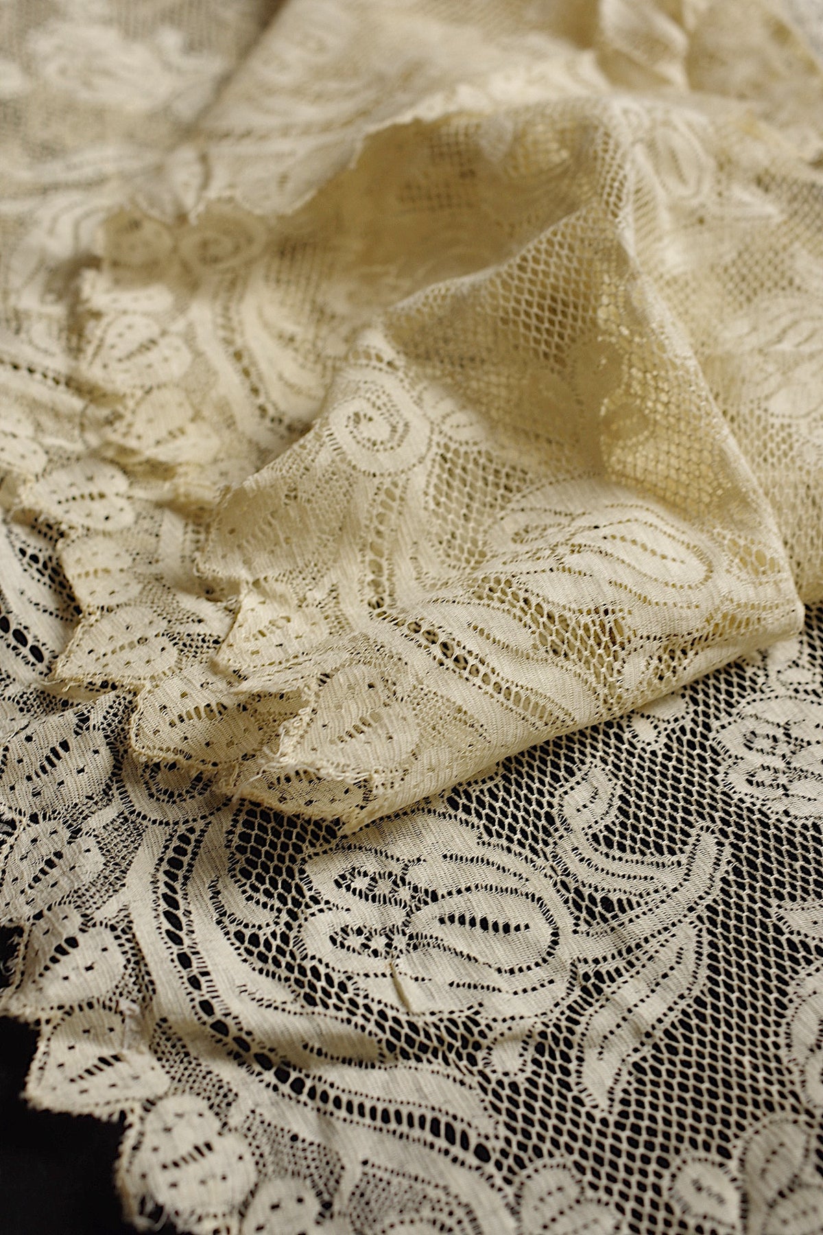 Antique lace, dentelle ancienne, lace scrap