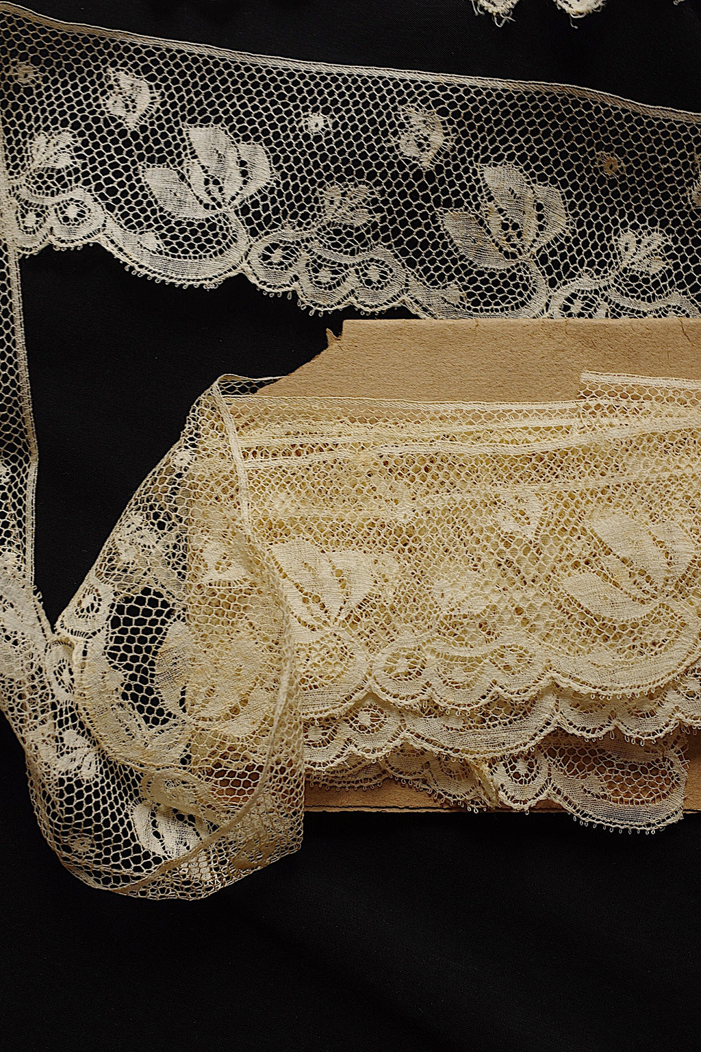 Antique lace, dentelle ancienne, lace scrap