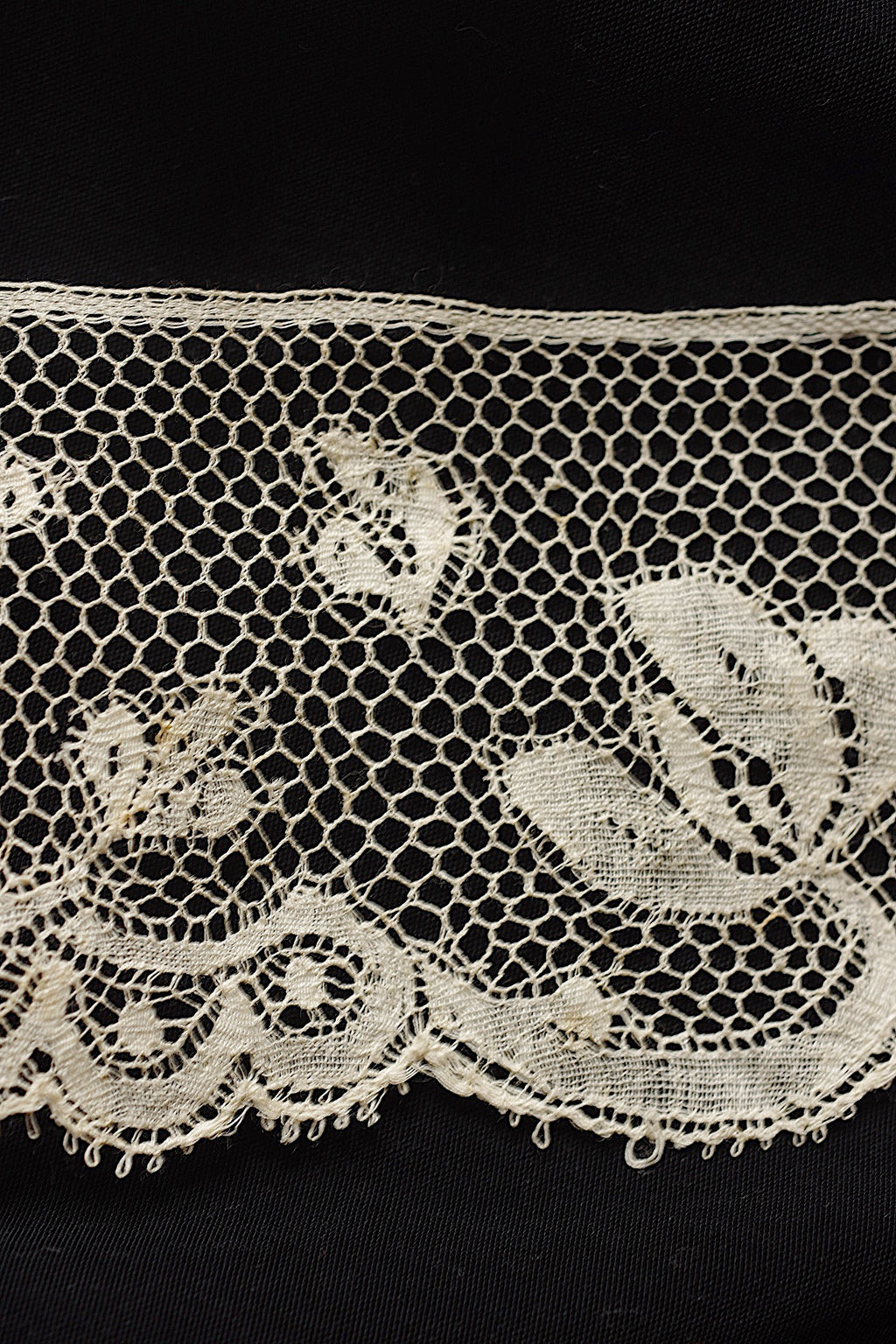 Antique lace, dentelle ancienne, lace scrap