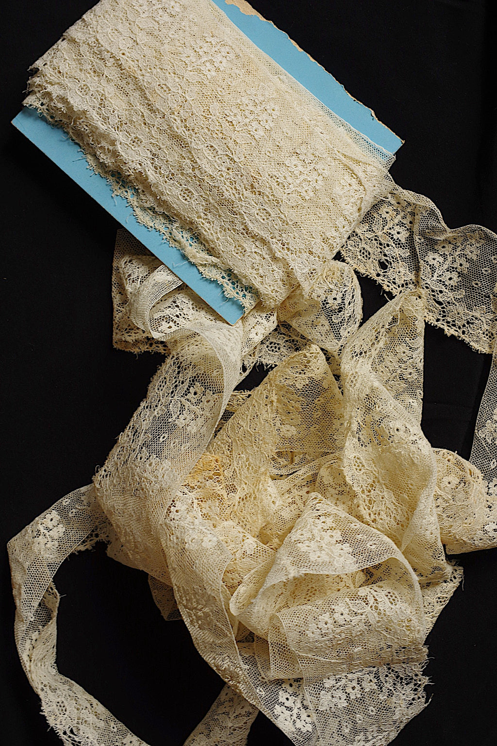 Antique lace dentelle ancienne 12m or more
