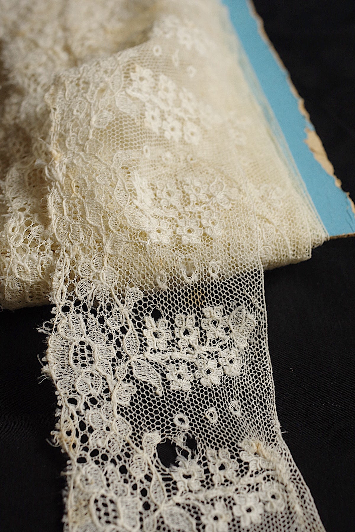 Antique lace dentelle ancienne 12m or more