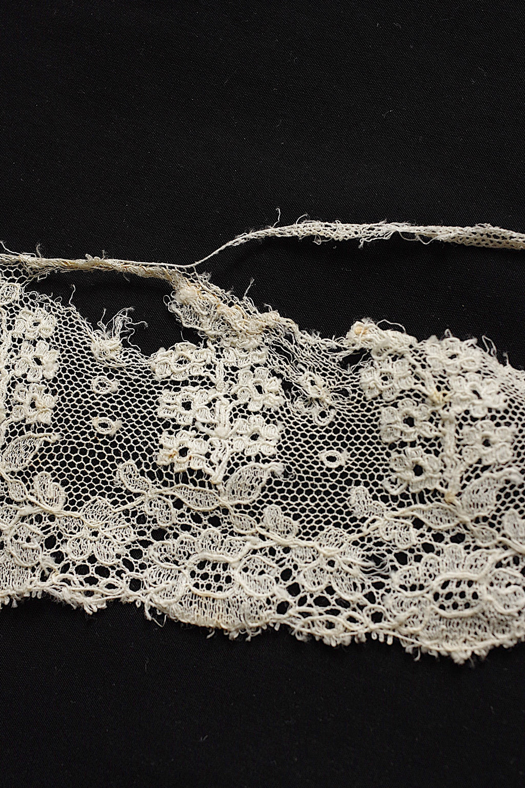 Antique lace dentelle ancienne 12m or more