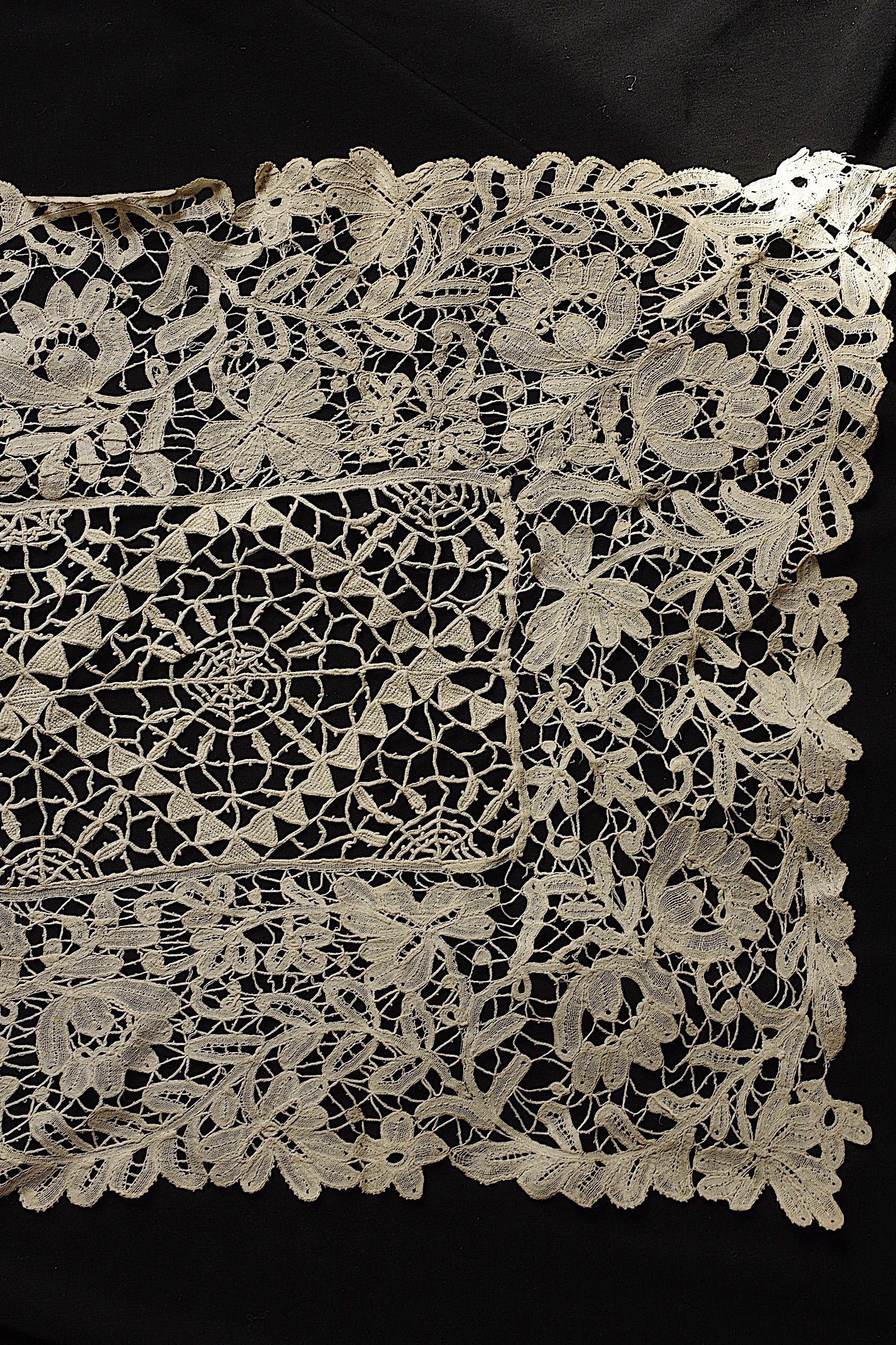アンティークレース dentelle ancienne 小さめクロス