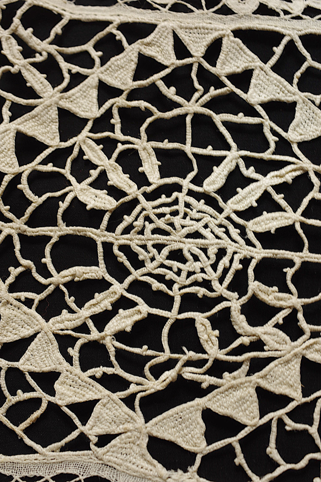 Antique lace small cloth