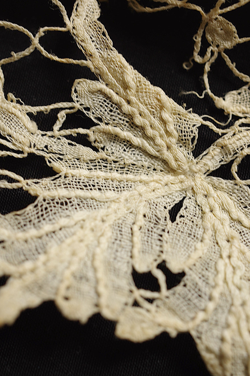 アンティークレース dentelle ancienne パーツ2つ 4