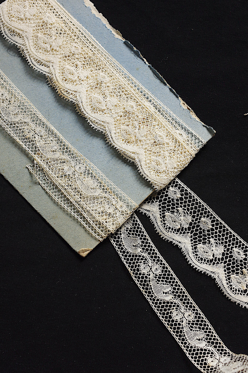 アンティークレース dentelle ancienne 215cm 82cm