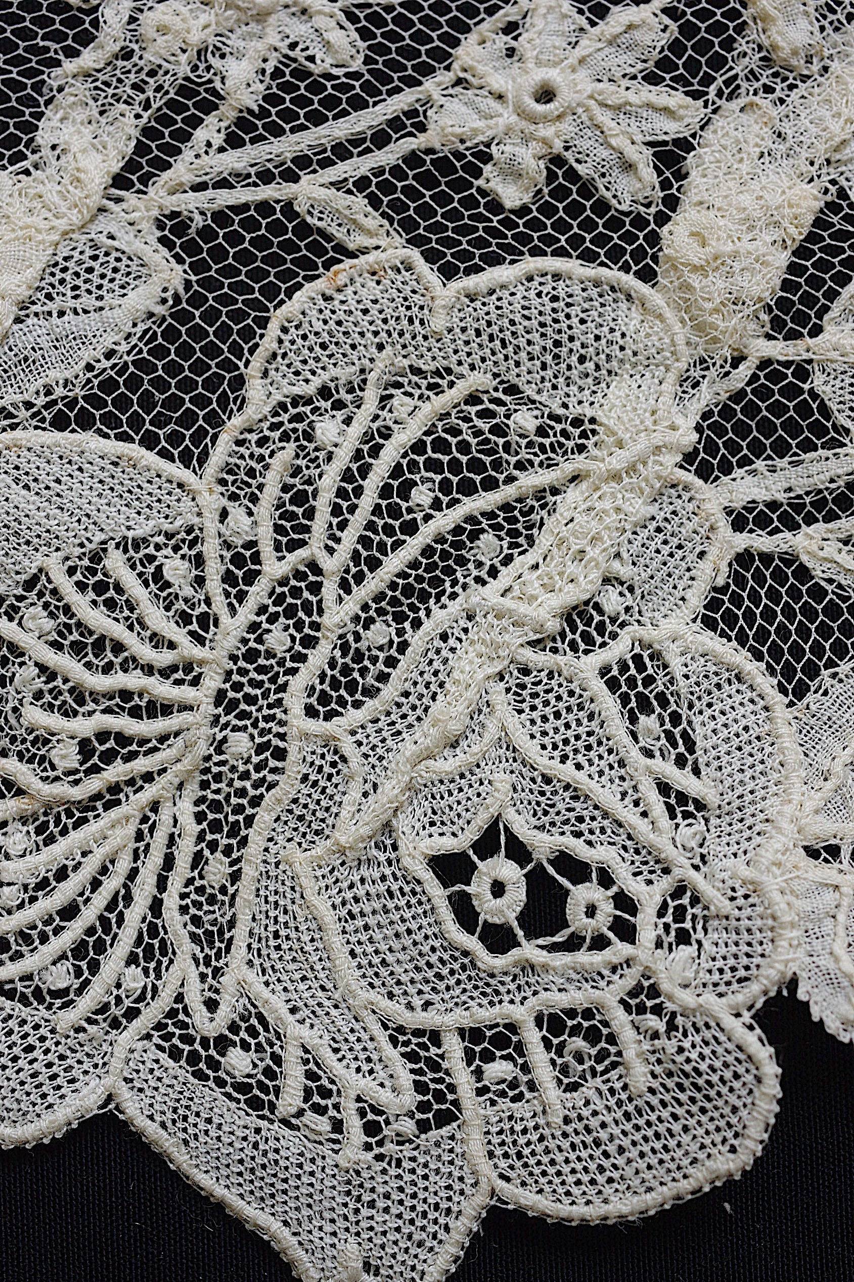 アンティークレース antique lace la dentelle - .FR a l'epoque
