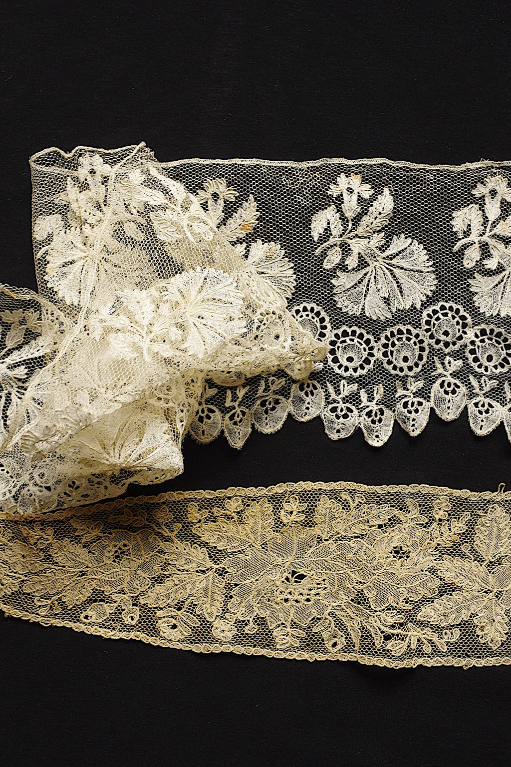 アンティークレース dentelle ancienne 70cm 40cm