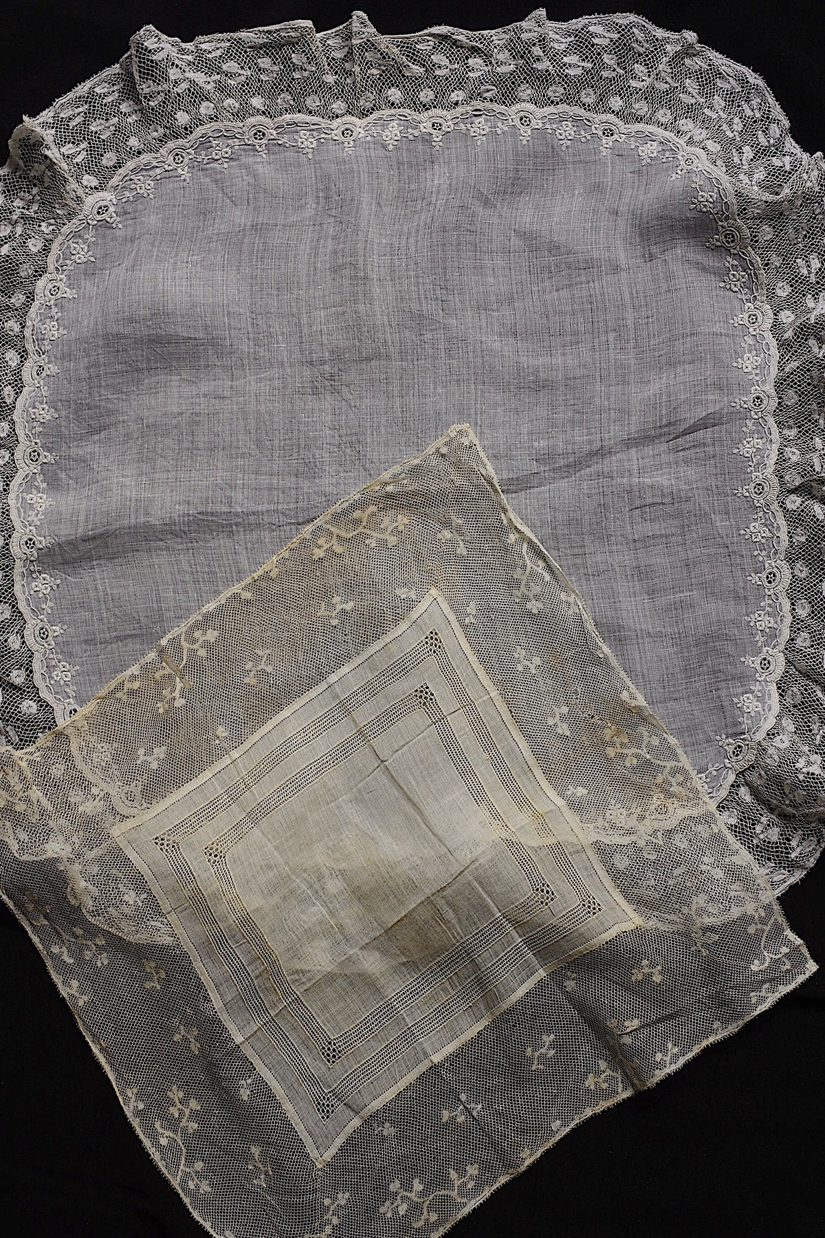 アンティークレース dentelle ancienne ハンカチ２枚