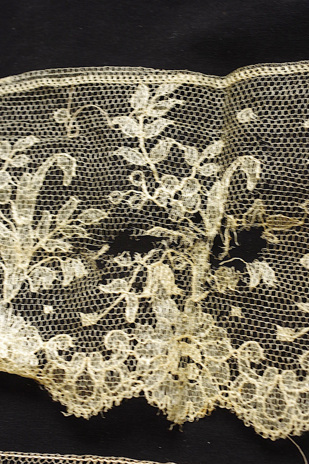 アンティークレース dentelle ancienne 176cm 48cm 3