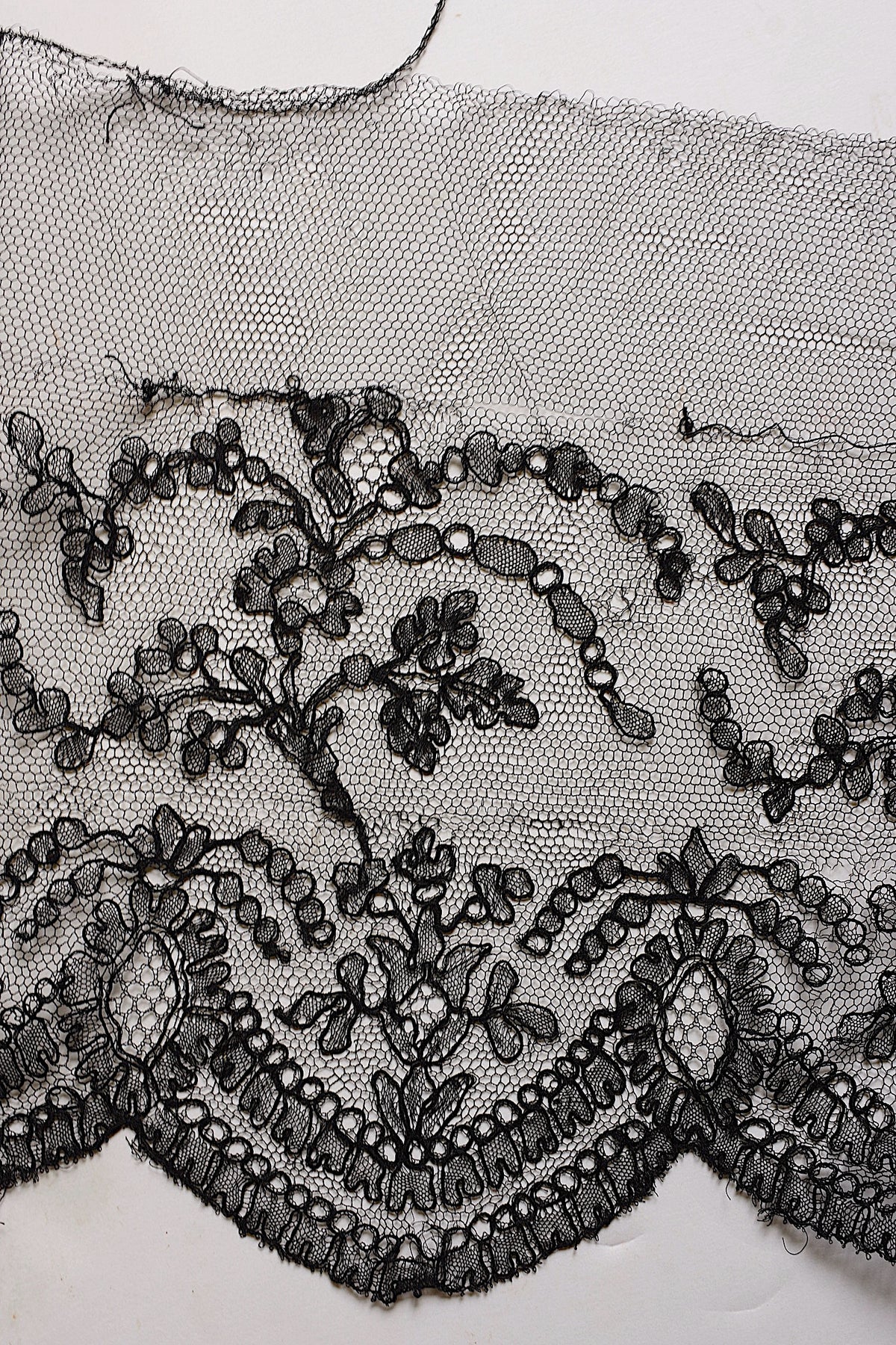 アンティークレース dentelle ancienne シャンティイ 356cm 3