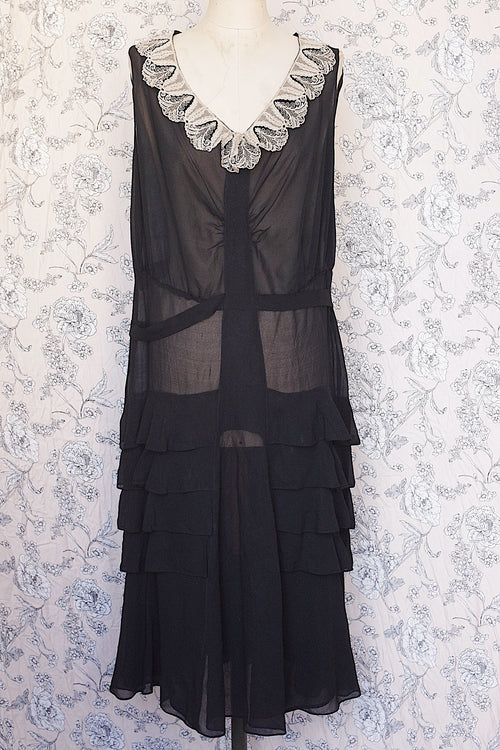 アンティークワンピース vêtement antique くろ フリル