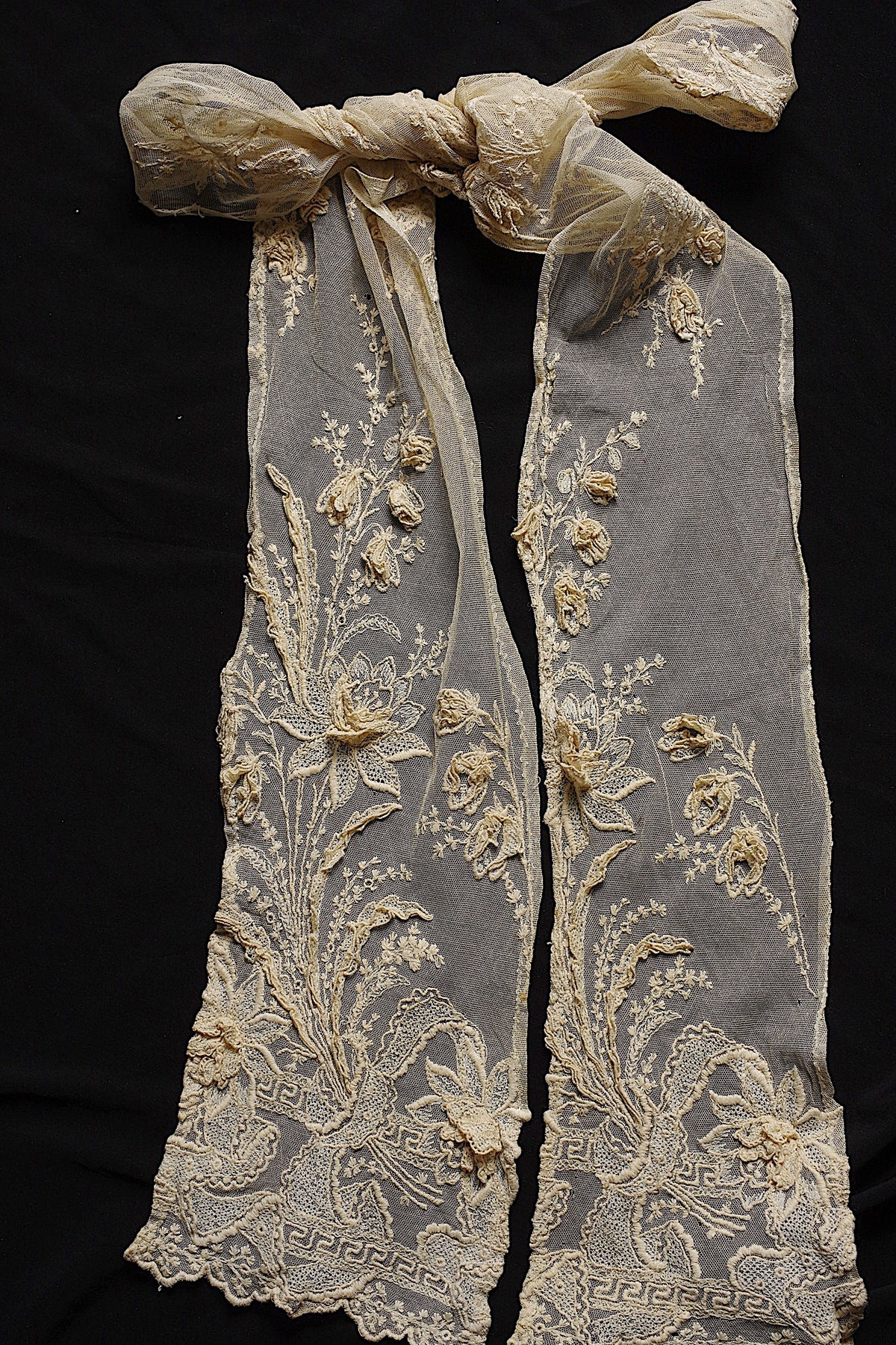 アンティークレース dentelle ancienne 刺繍レースタイ 13
