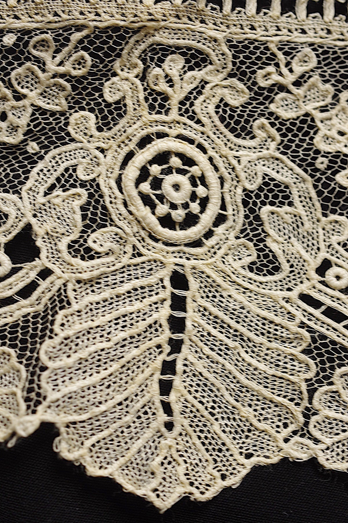 アンティークレース dentelle ancienne ブリュクセルレース133cm 2