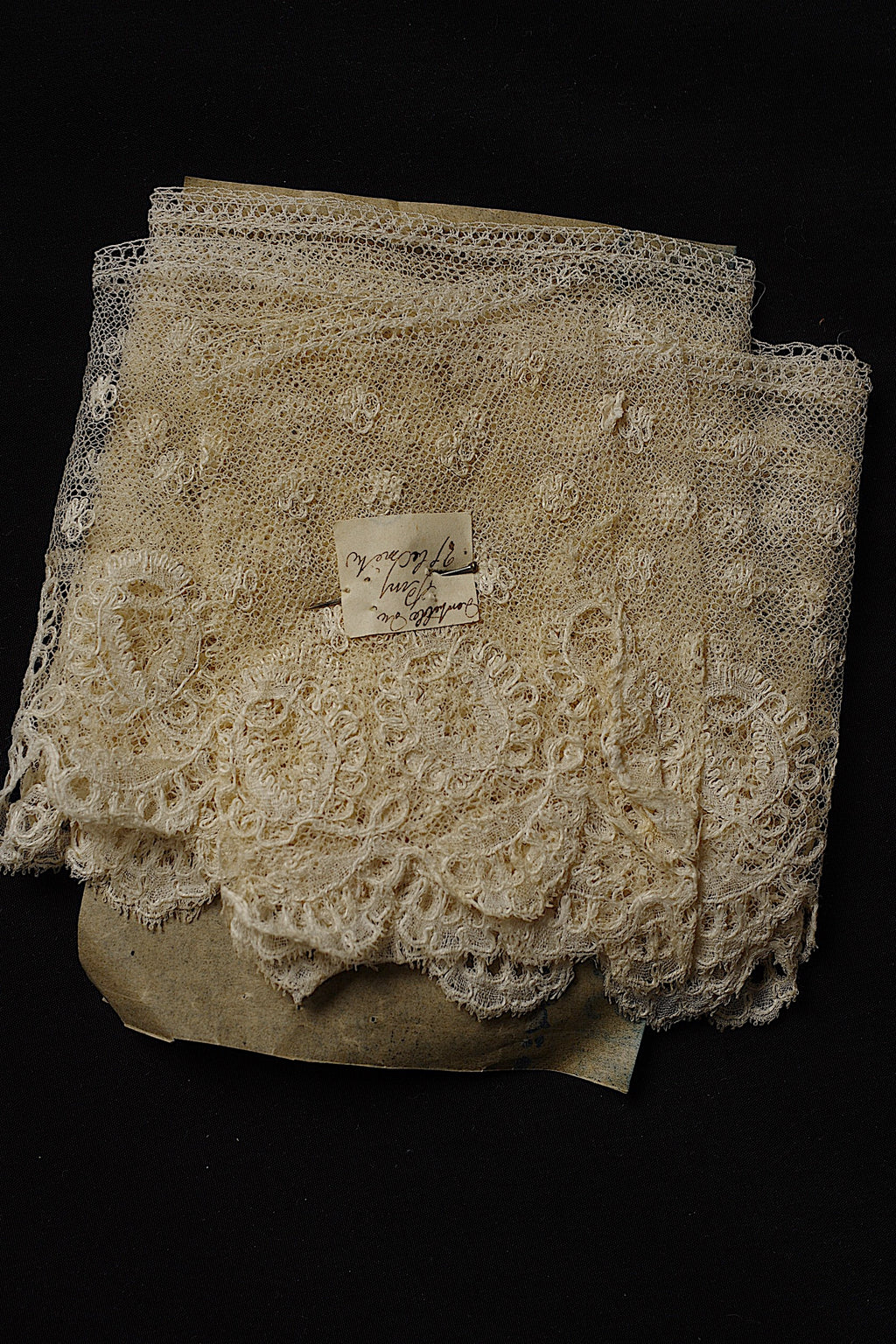 アンティークレース dentelle ancienne 193cm