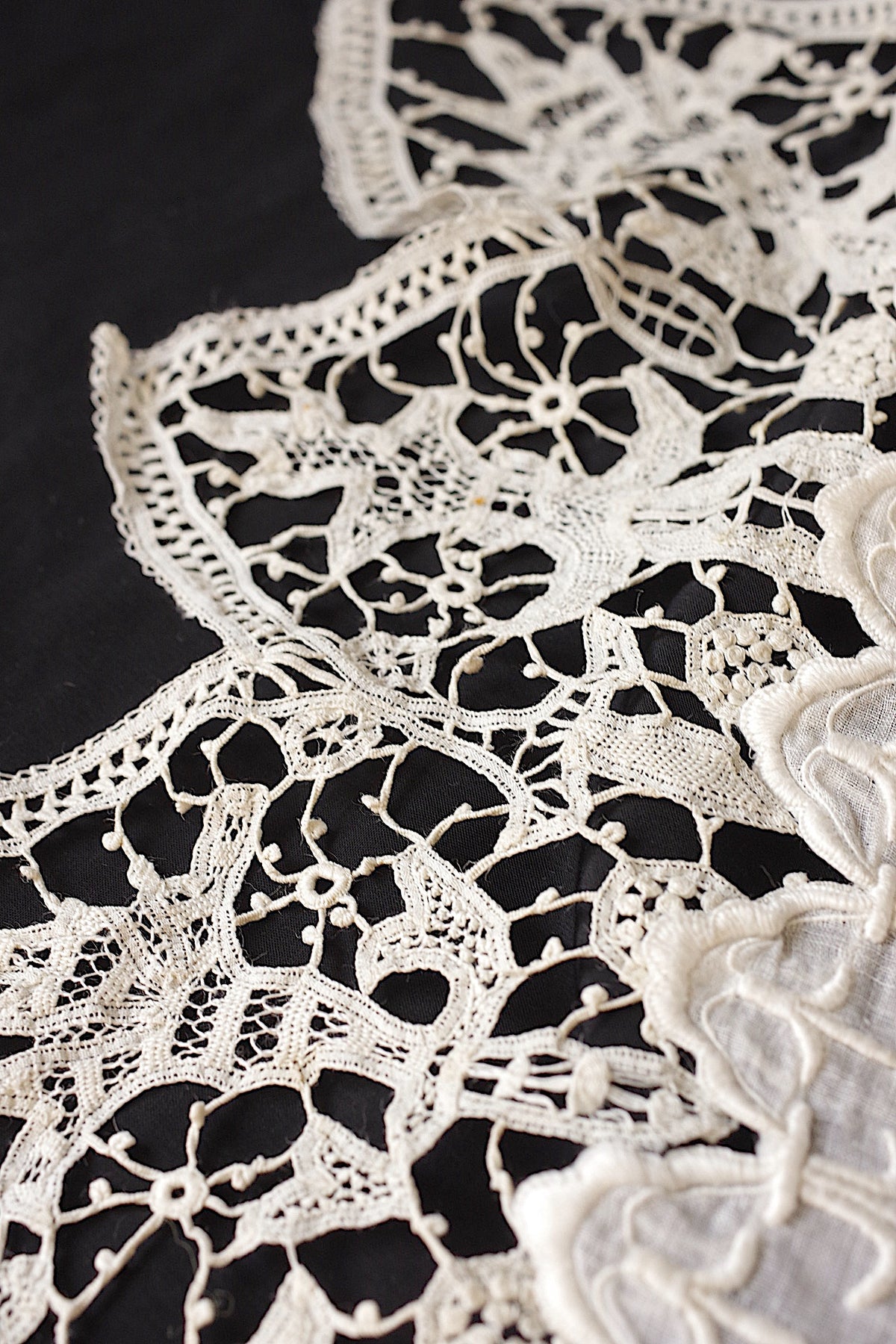 アンティークレース dentelle ancienne 小さめクロス 7