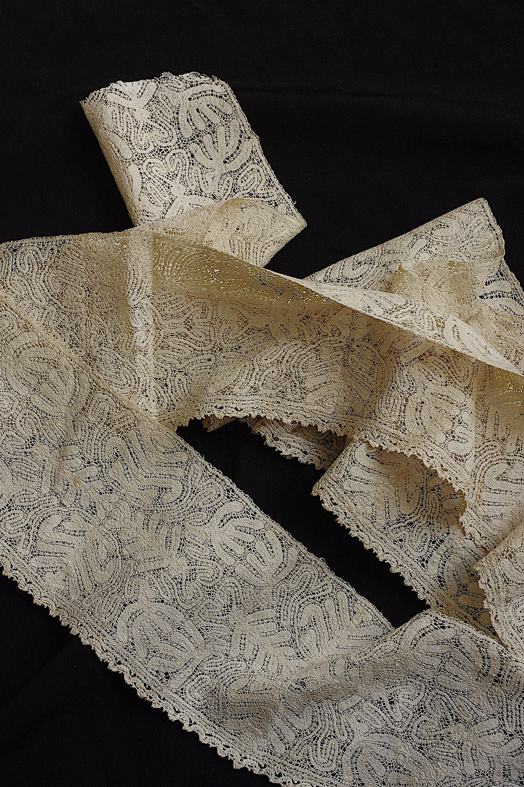アンティークレース dentelle ancienne 210cm