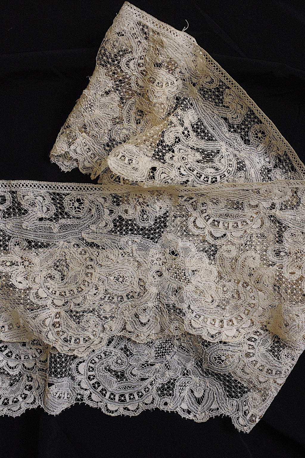 アンティークレース dentelle ancienne 123cm