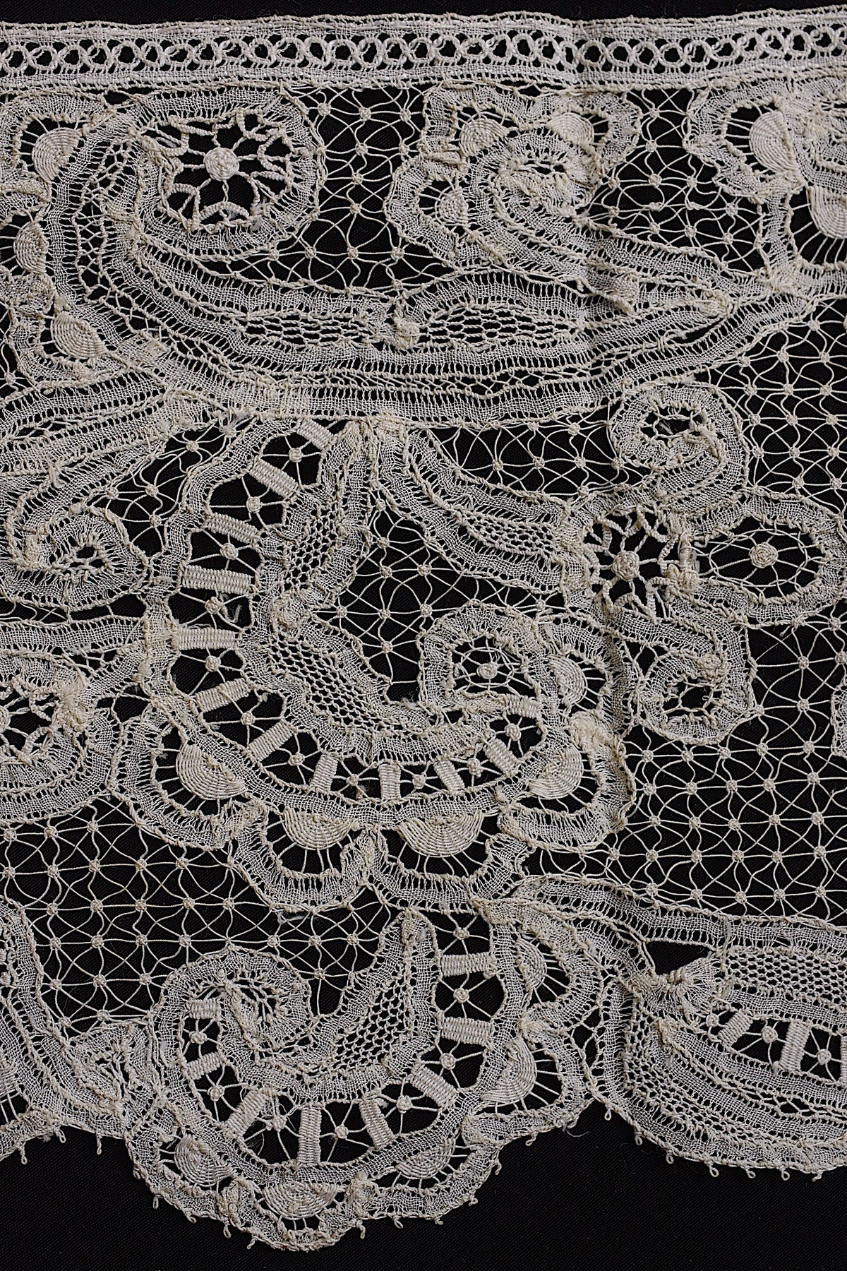 アンティークレース dentelle ancienne 123cm 3
