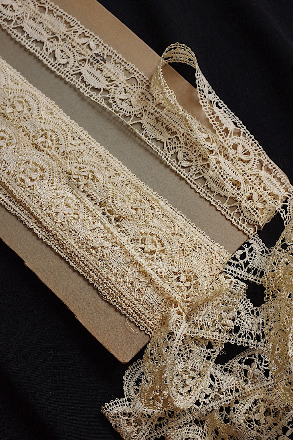 アンティークレース dentelle ancienne ボビンレース２種