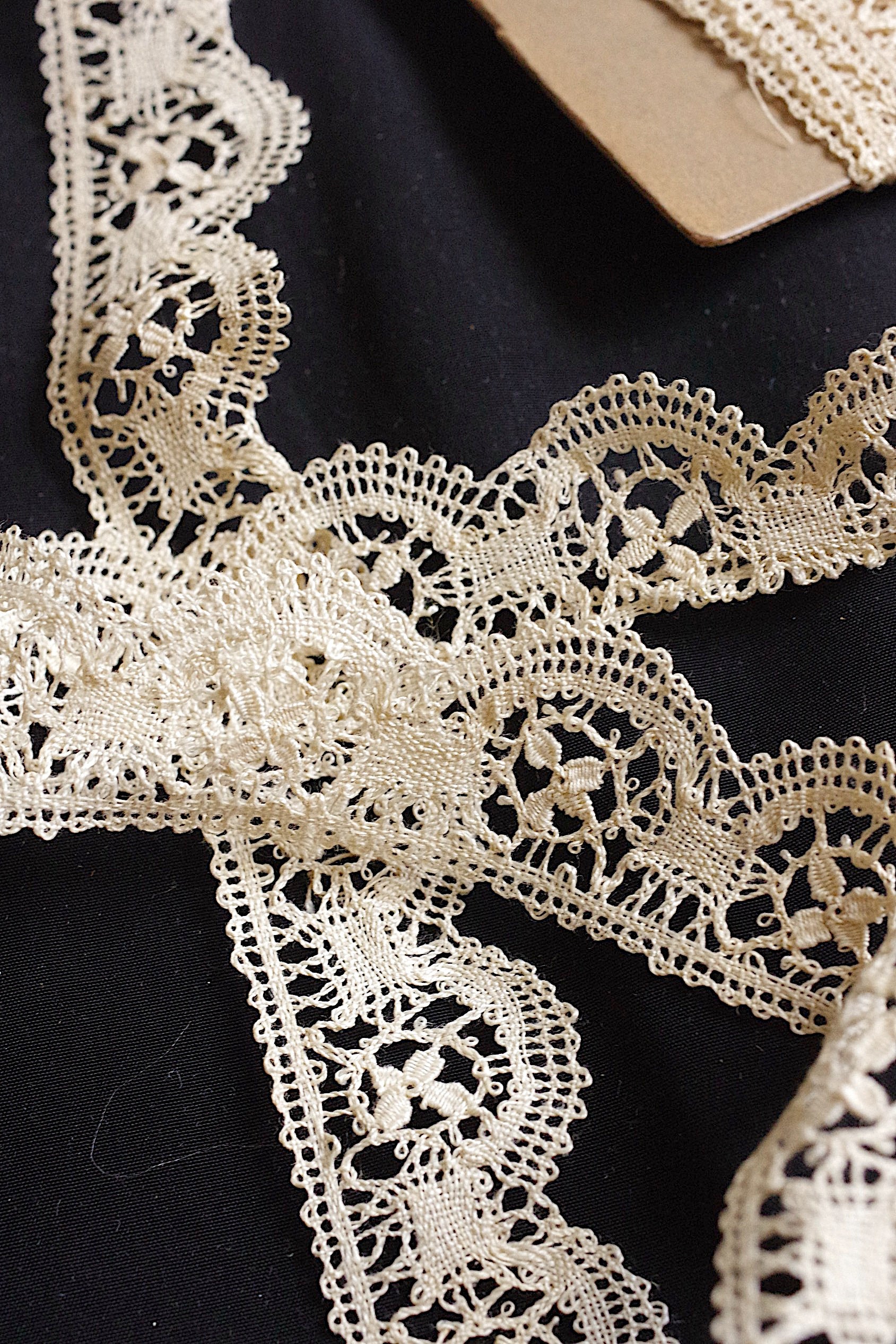 アンティークレース antique lace la dentelle - .FR a l'epoque