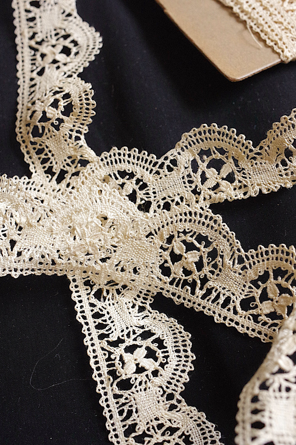 アンティークレース dentelle ancienne ボビンレース２種 5