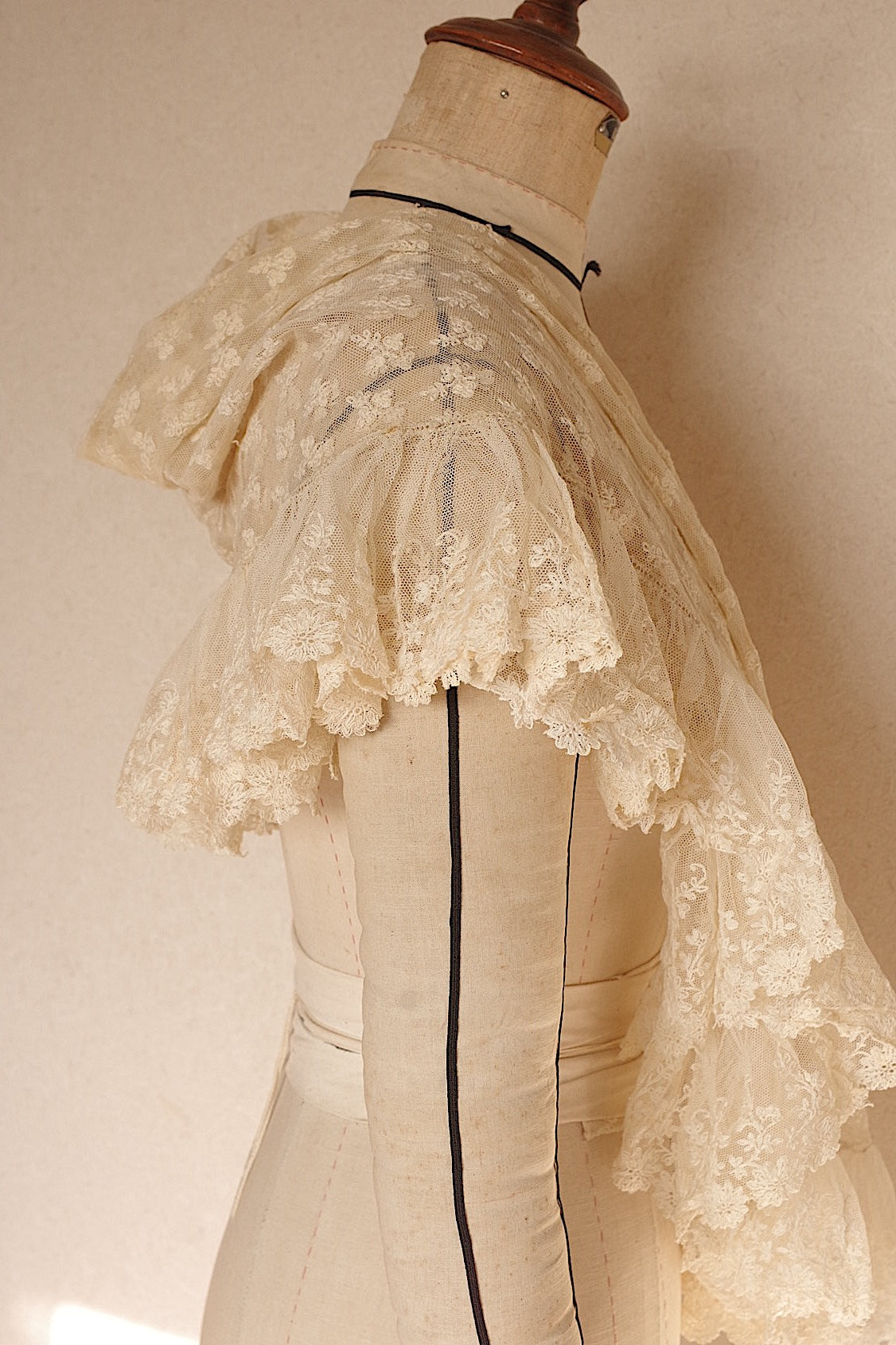 アンティークレース antique dentelle アンティークレース ケープ .FR A Ll'EPOQUE