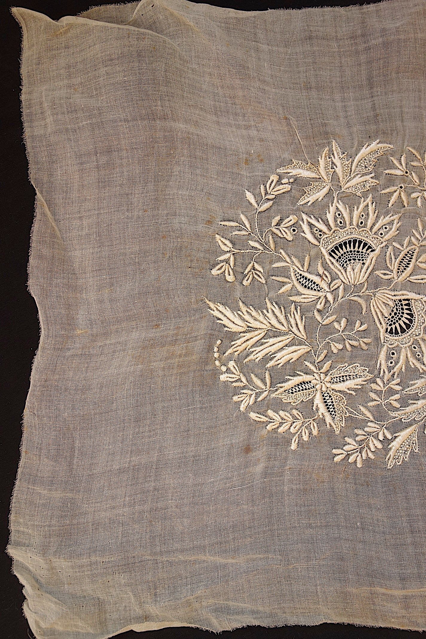 アンティークレース　刺繍ハギレ lots2