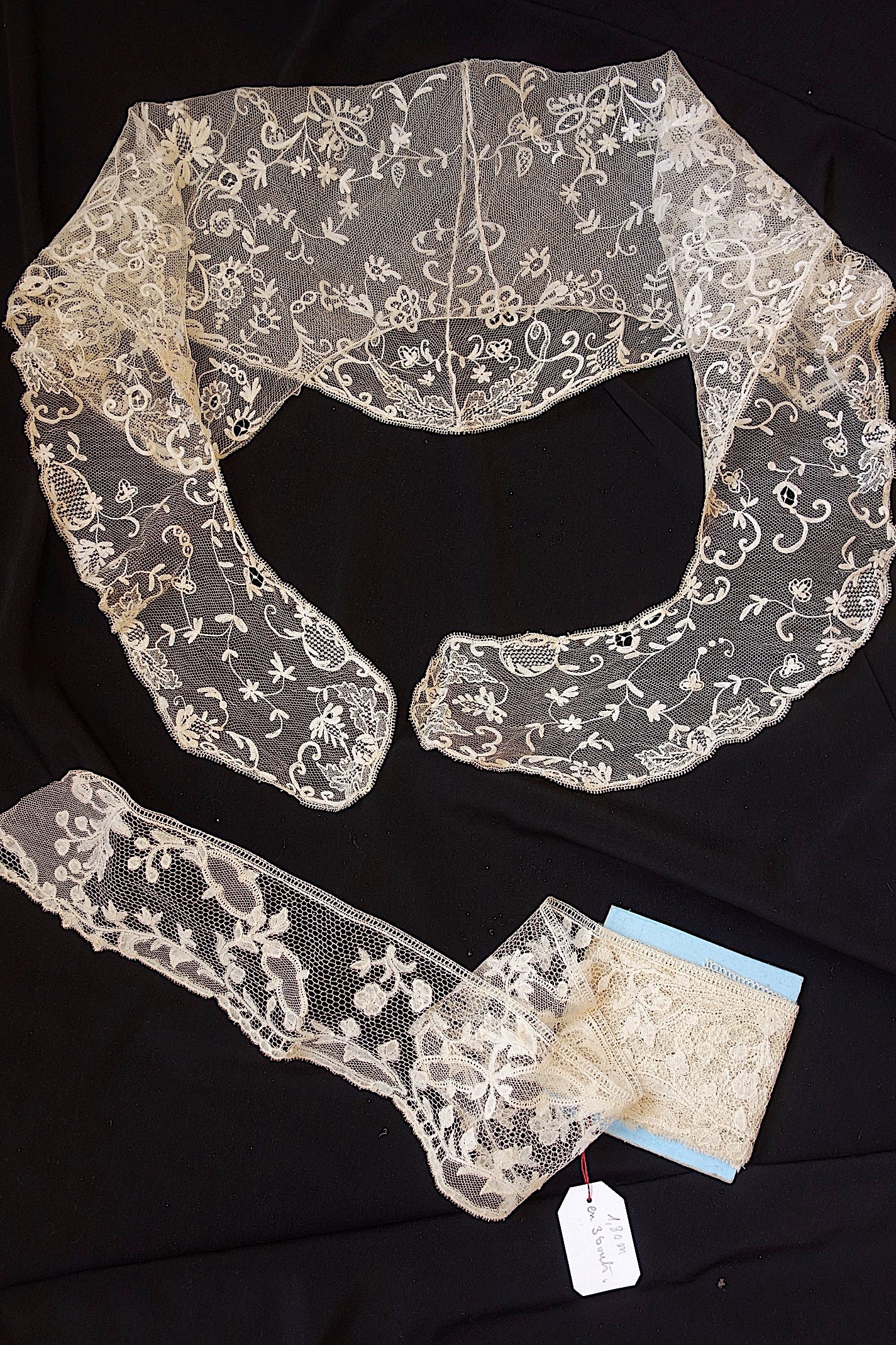 アンティークレース　2種