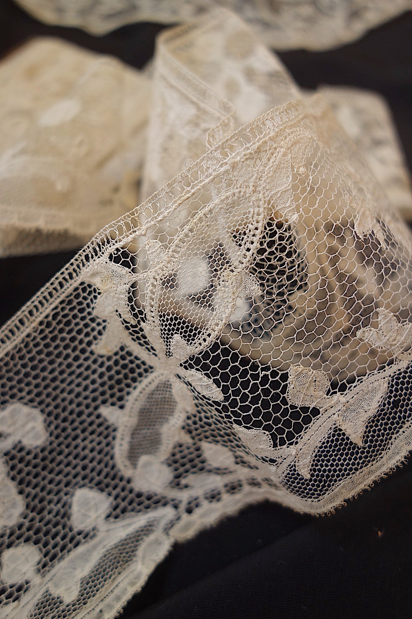 アンティークレース　2種