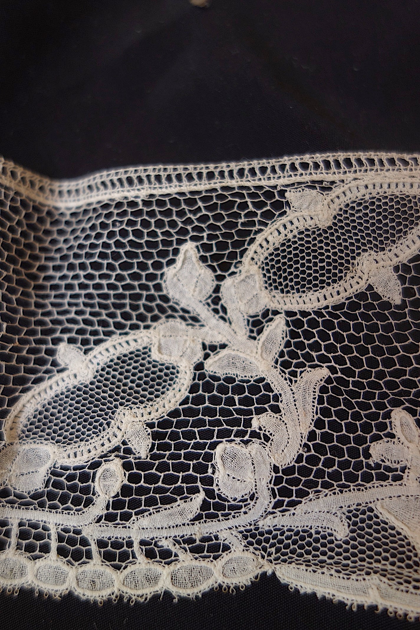 アンティークレース　2種