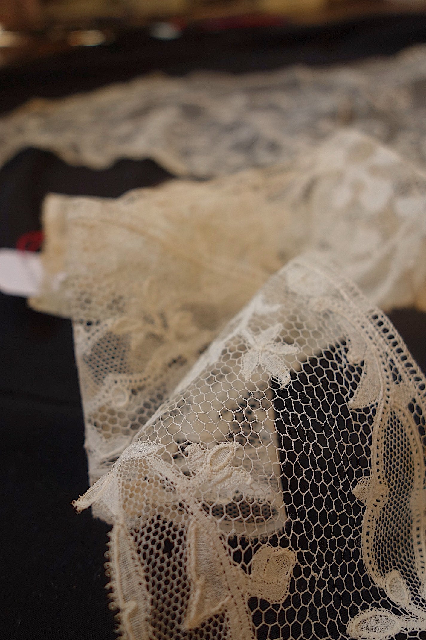 アンティークレース　2種