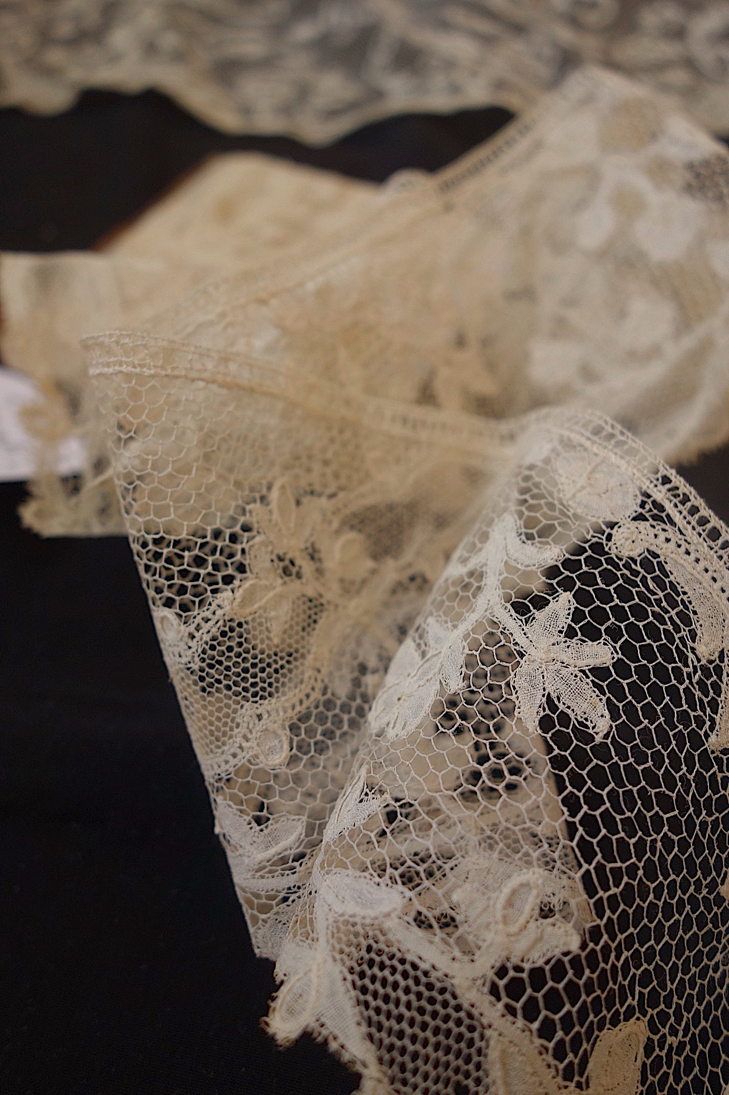 アンティークレース　2種