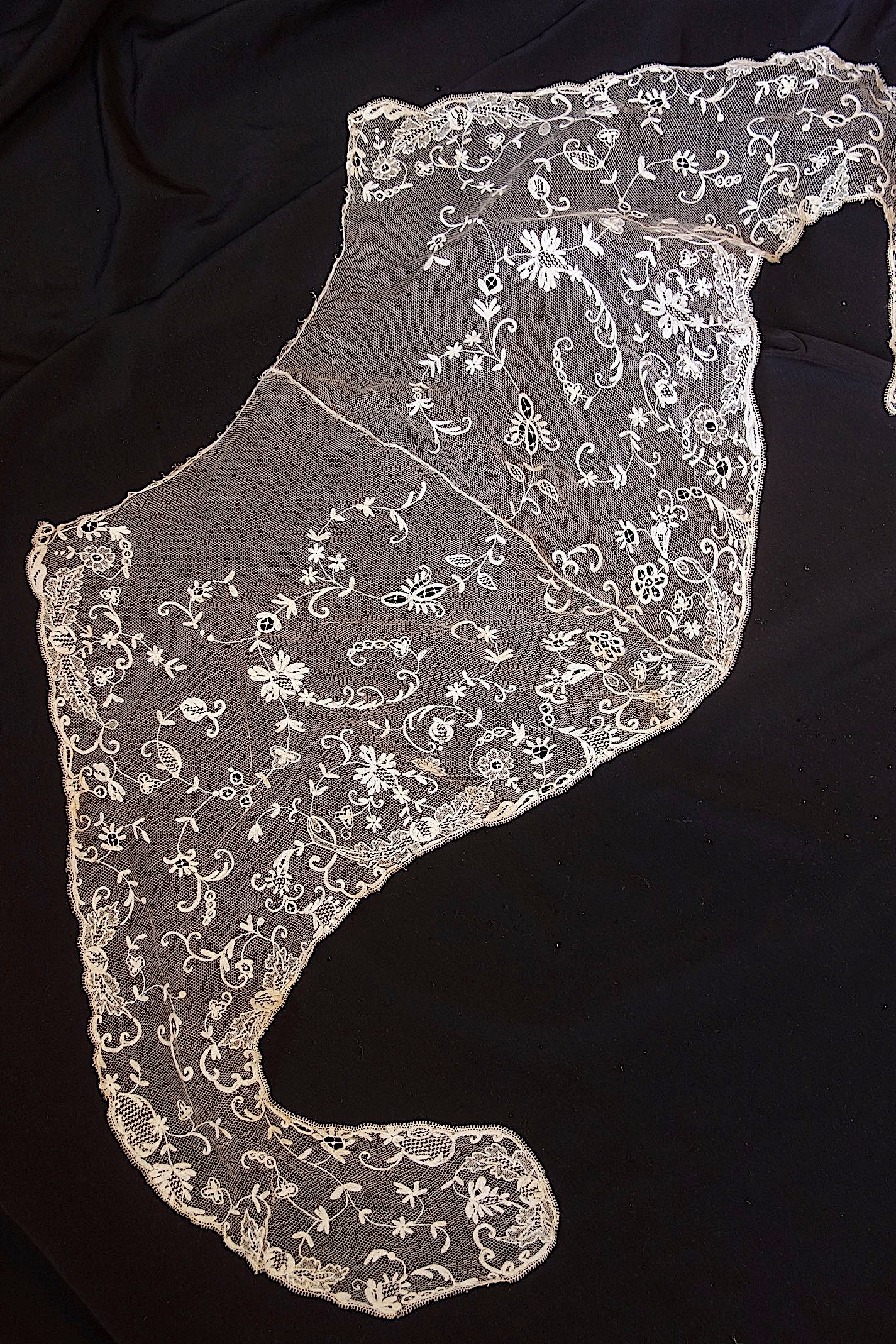 アンティークレース　2種