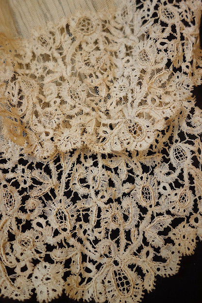 アンティークレース ジャボ2つ