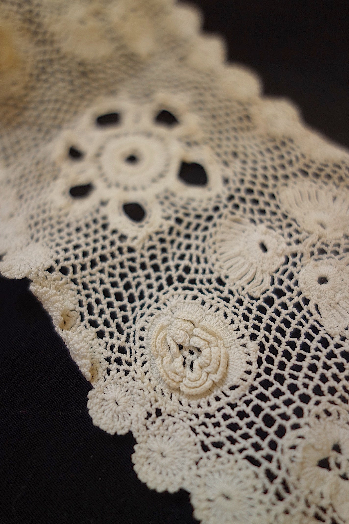 アンティークレース 小さな襟2つ