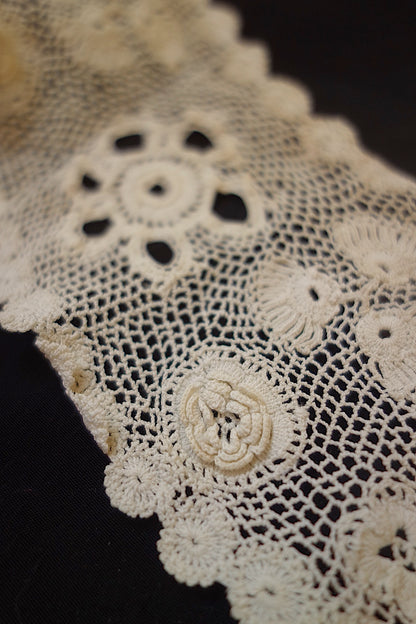 アンティークレース 小さな襟2つ