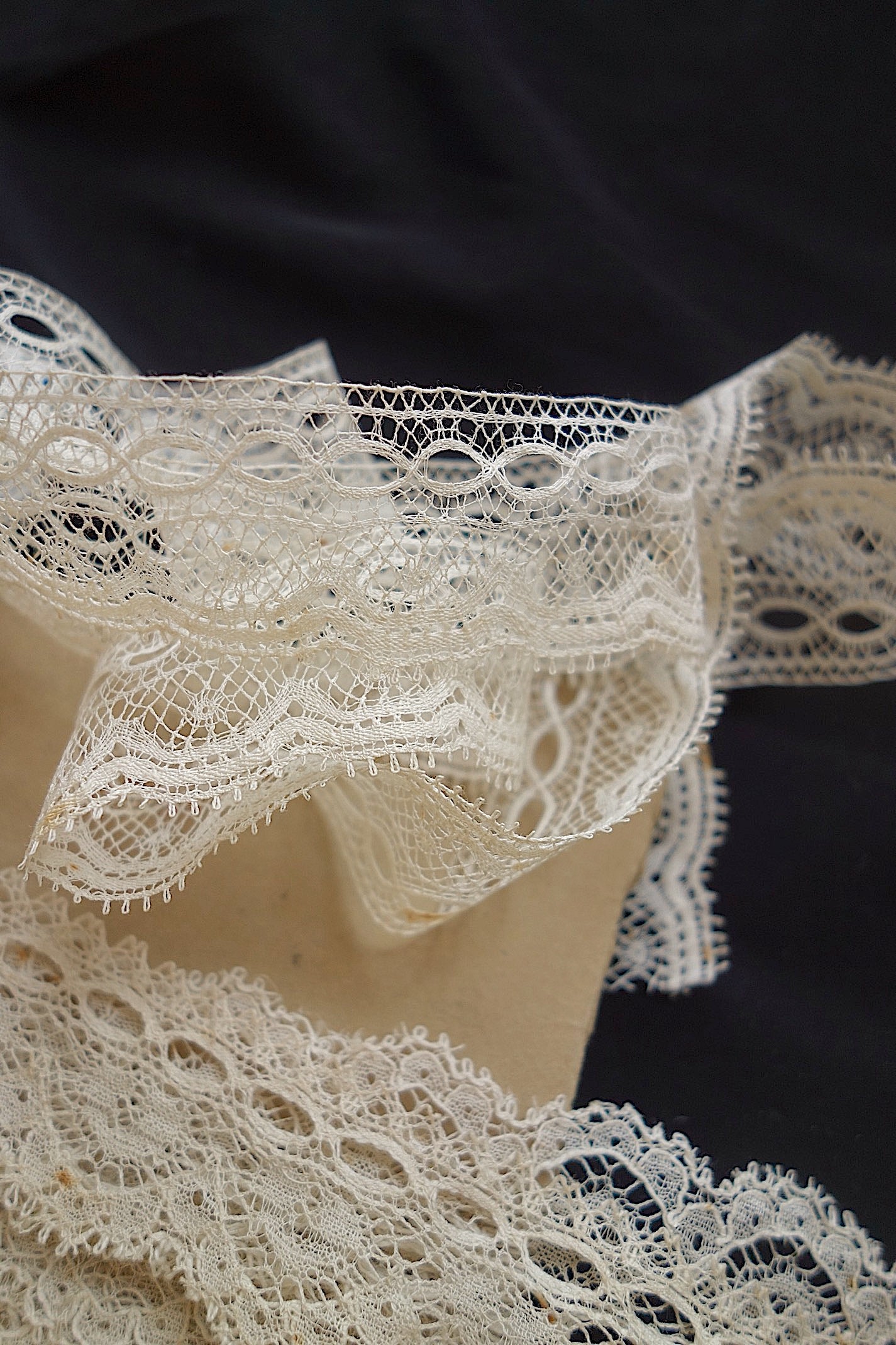 アンティークレース 4種