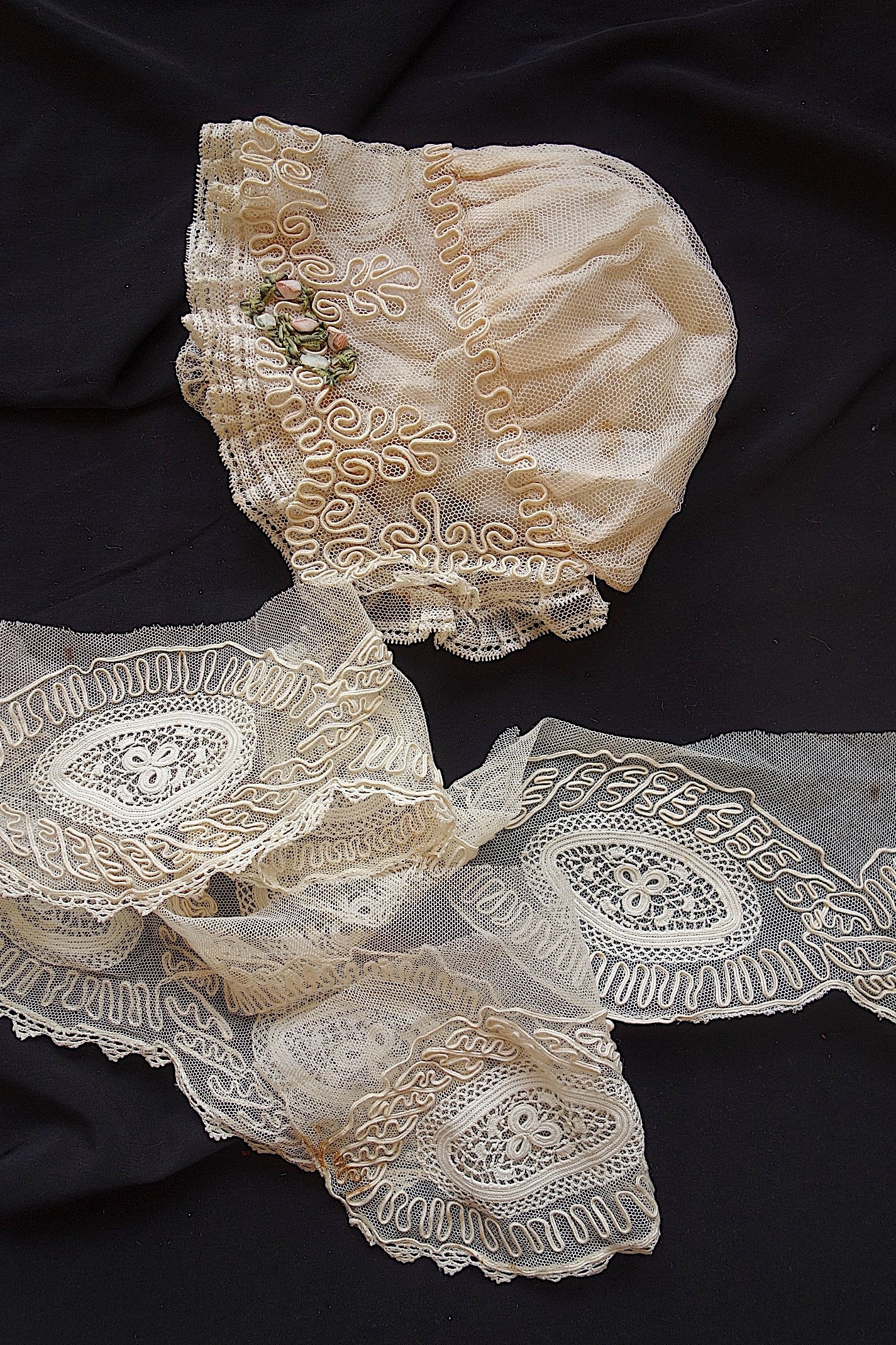 アンティークレース ボネ　ハギレ