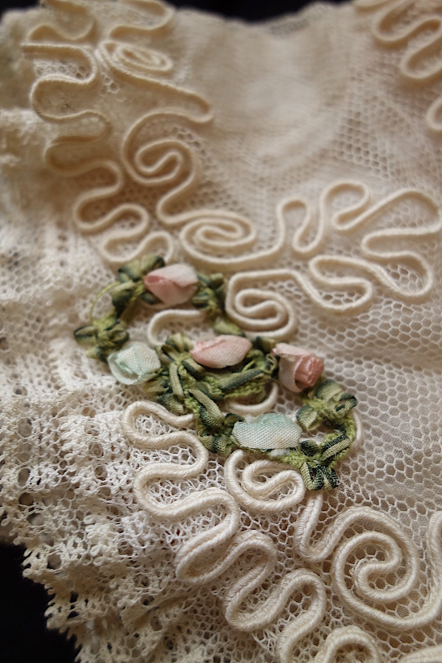 アンティークレース ボネ　ハギレ