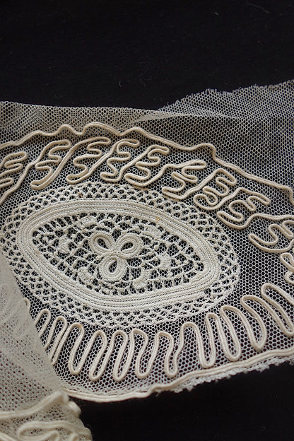 アンティークレース ボネ　ハギレ